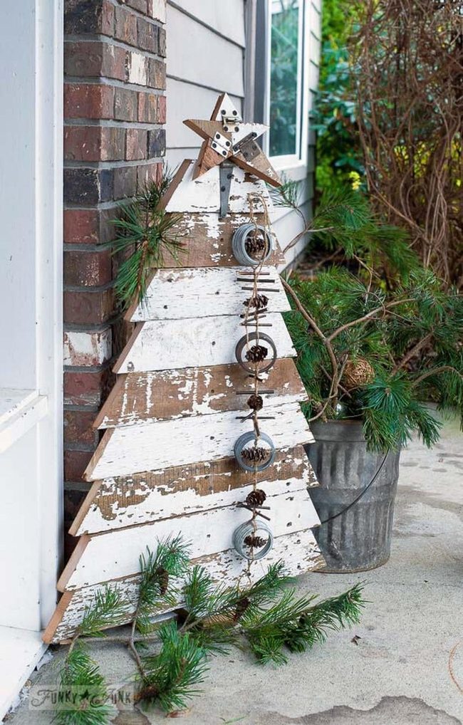 Pallet Wood Christmas Tree