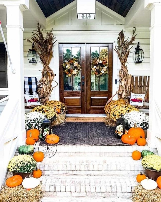Dual Door Wreath Statement
