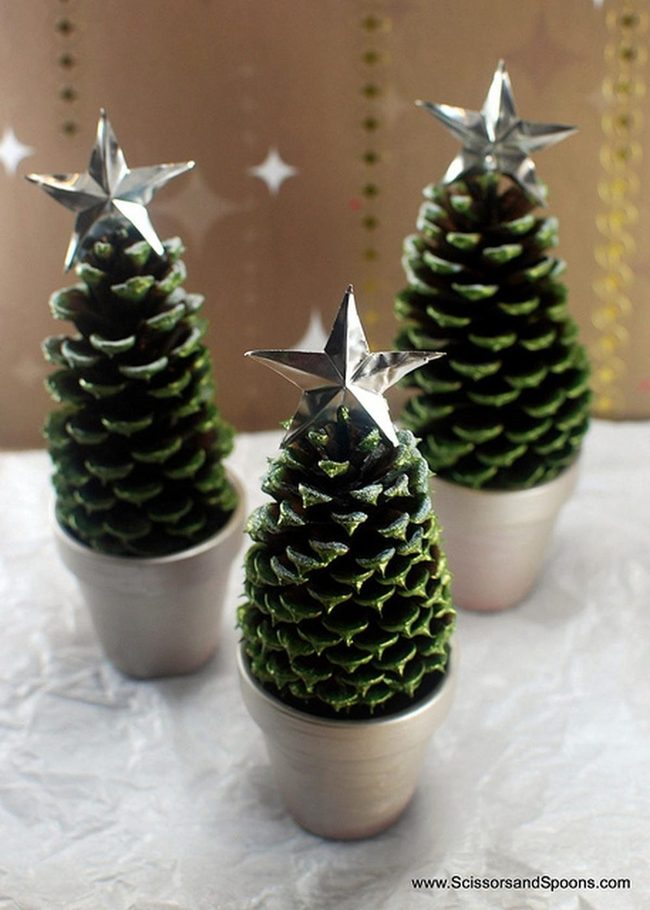 Green Pine Cones Silver Stars