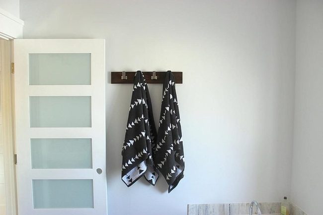 White Walls Dark Triangle Towels