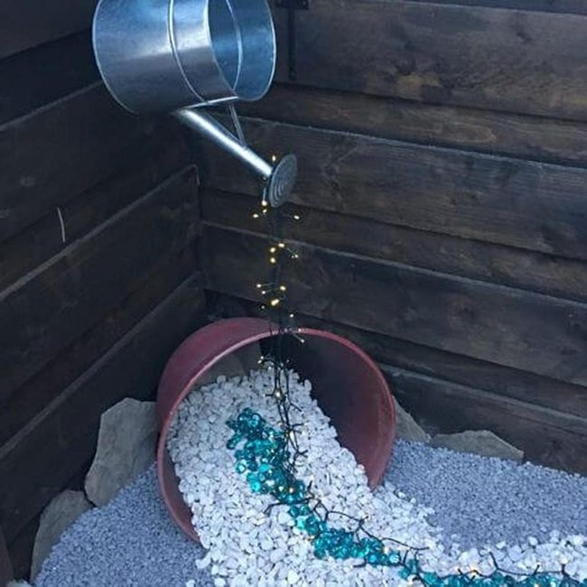 White Stones With Teal Beads Glow