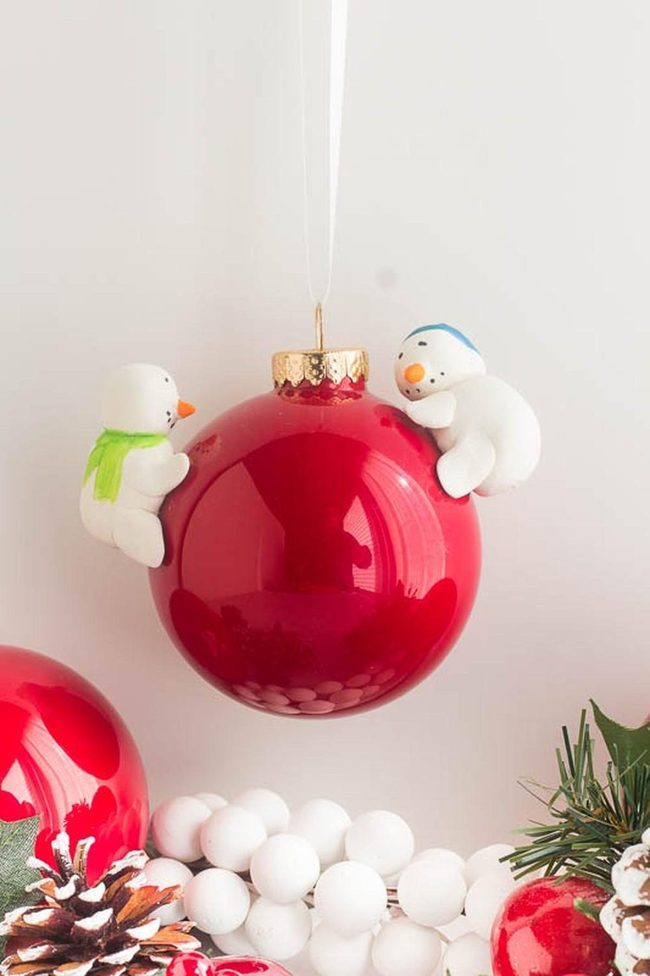 Red Baubles Snow Pinecones