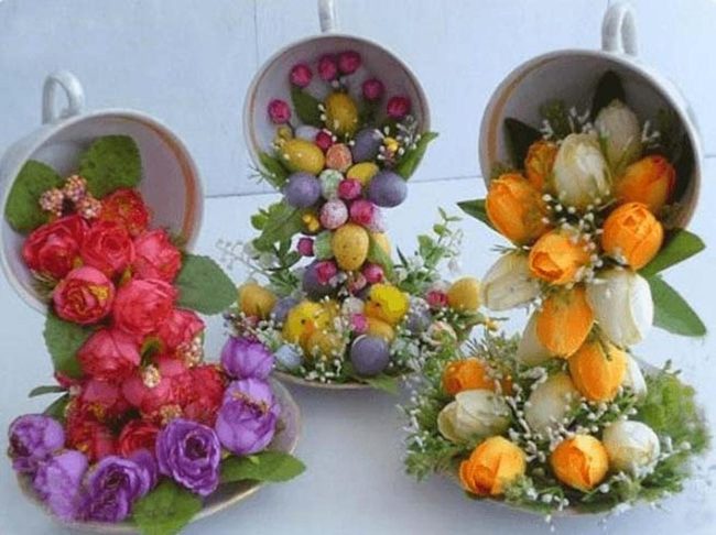Cascading Faux Flowers Wire Structure