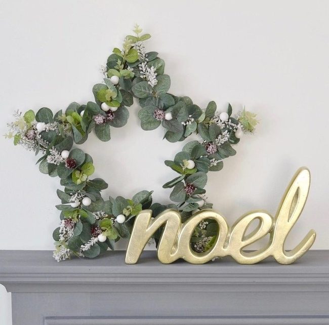Green Leaf Star With Gold Noel