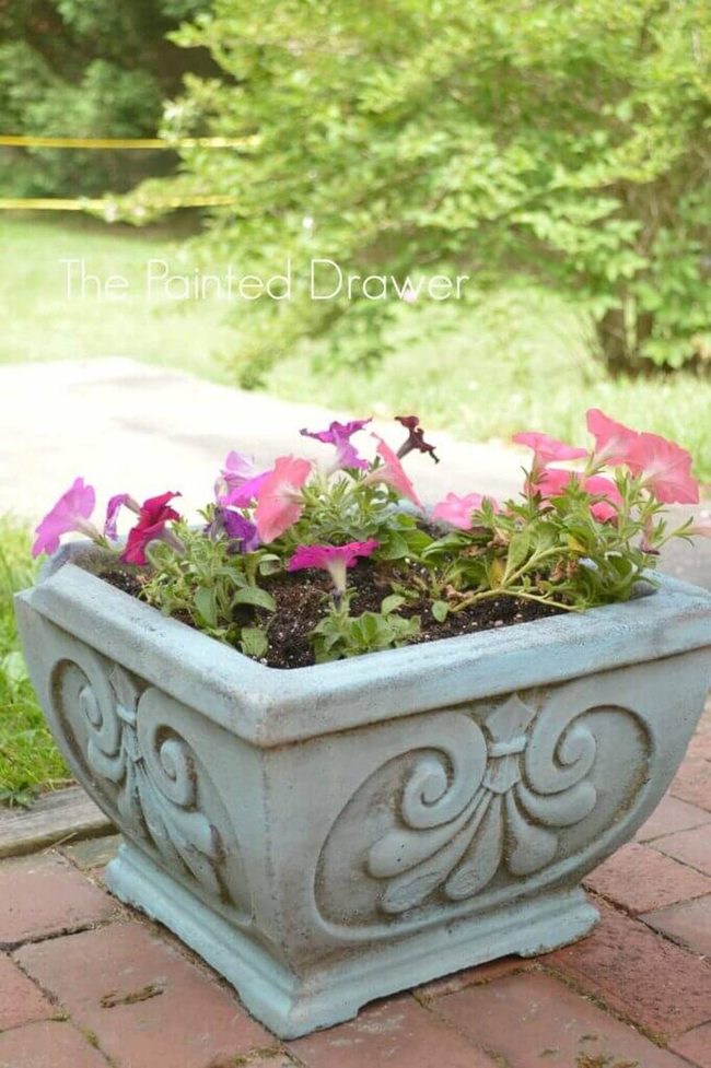 Concrete Fleur-De-Lis Garden Planters