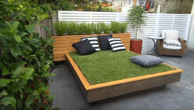 Living Grass Lounging Platform