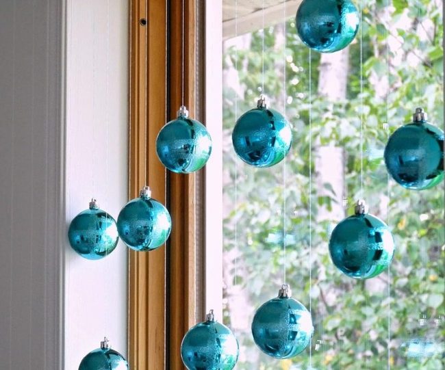 Blue Glass Baubles Floating Light