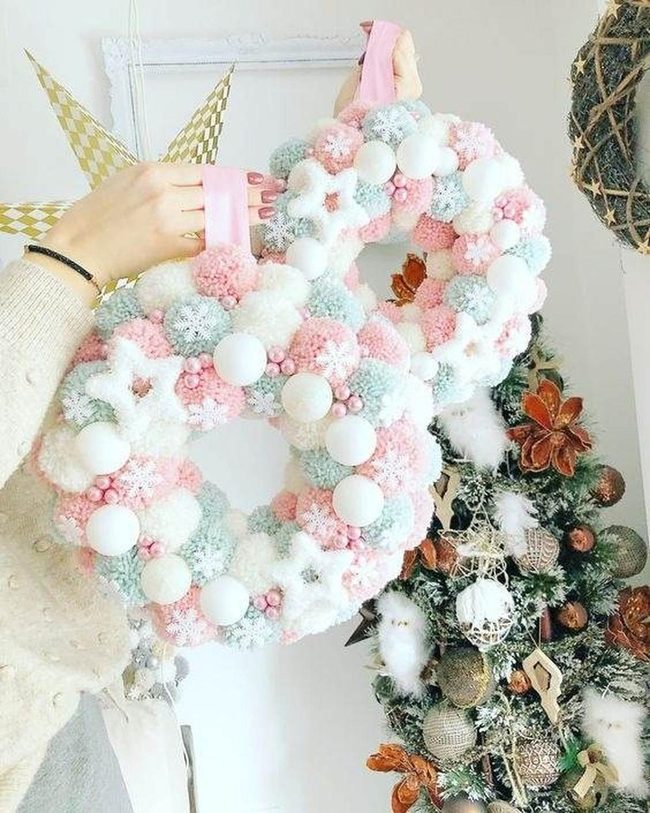 Pastel Wreaths With Pom-Pom Shimmer