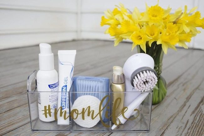 Gold Lettering Organizer With Yellow Daffodils