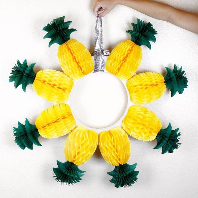 Yellow Pineapple Circles With Silver Ribbons