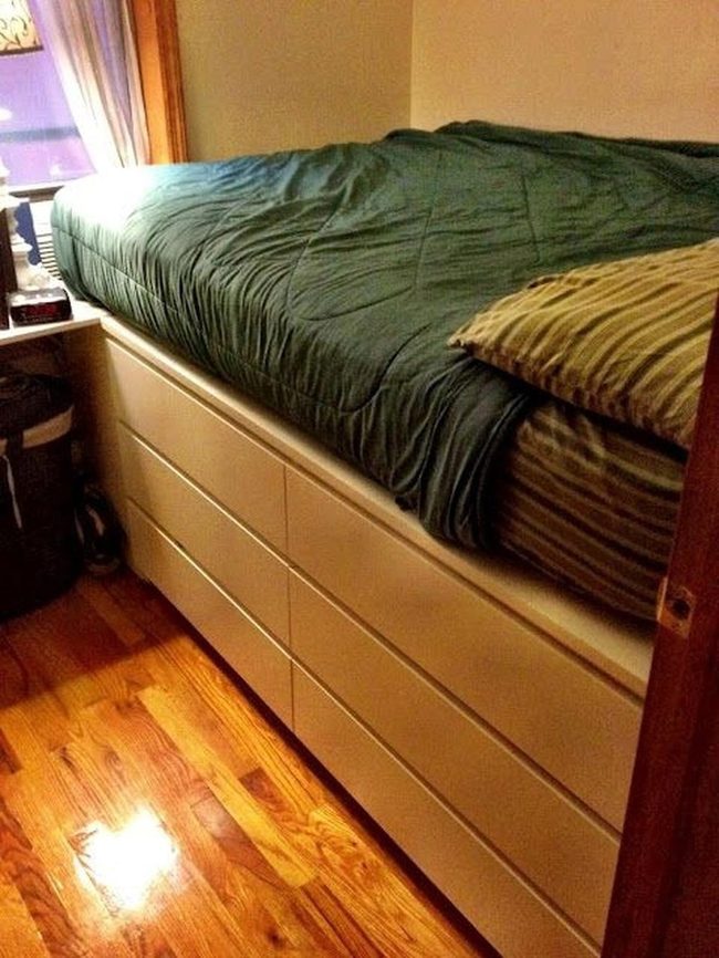 Dark Green Bed, Sunny Yellow Walls