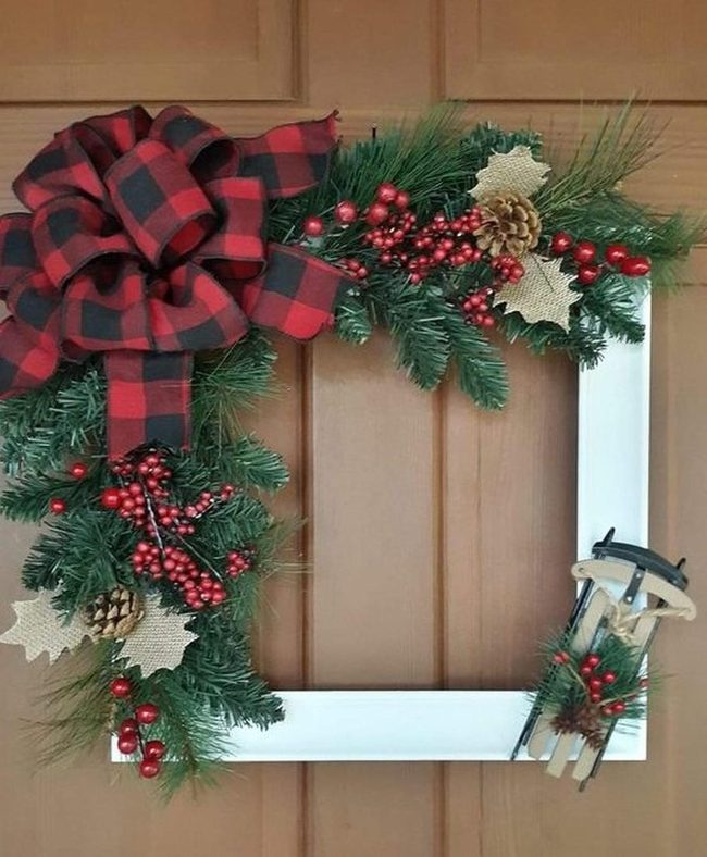 Emerald Garland Red Berry Wreath