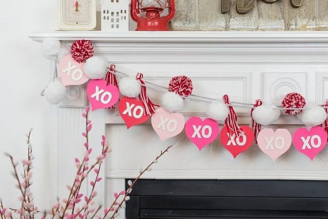 Red And Pink Valentine Garland
