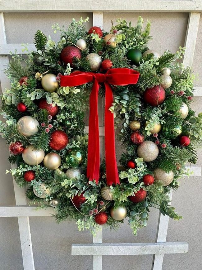 Red Velvet Bow Wreath