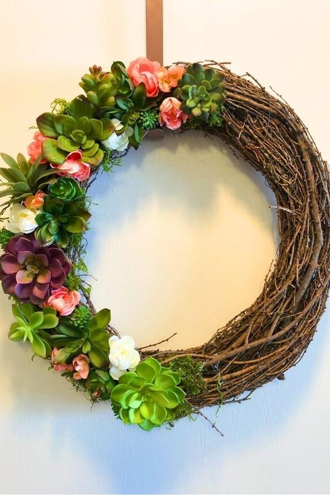 Circular Succulent Arrangement Wall