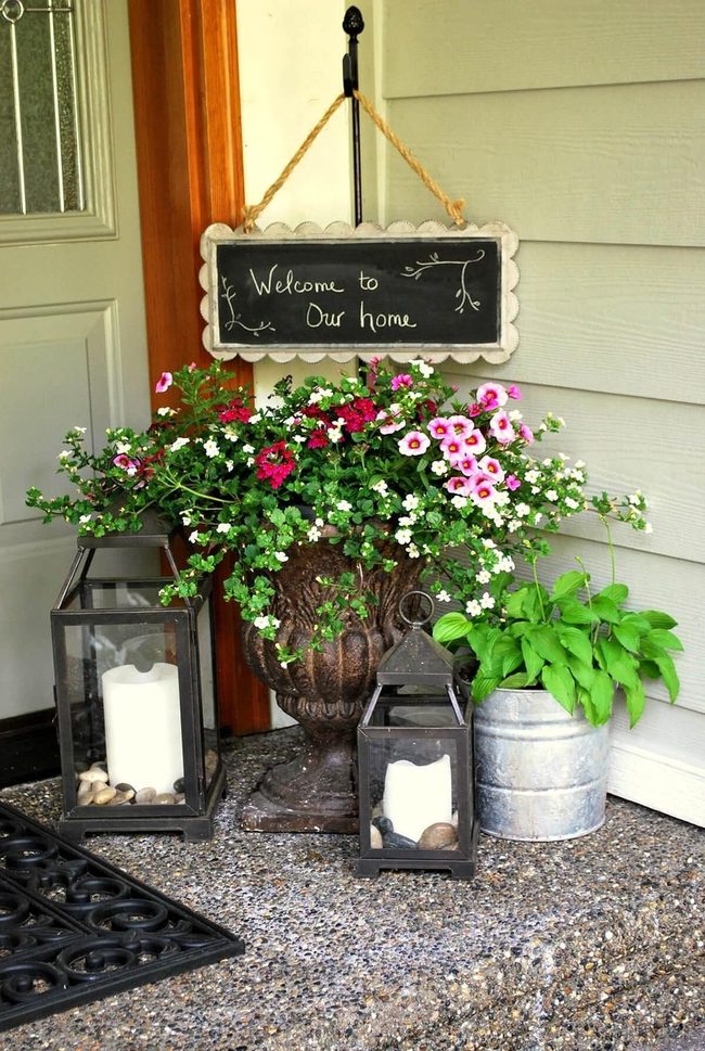 Hanging Chalkboard Corner Statement