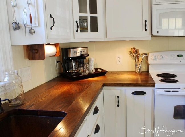 Warm Wood Grain Kitchen