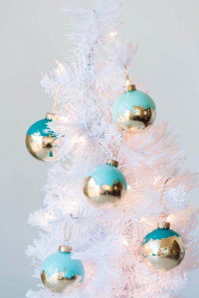 Gold Leaf Sparkle Christmas Tree
