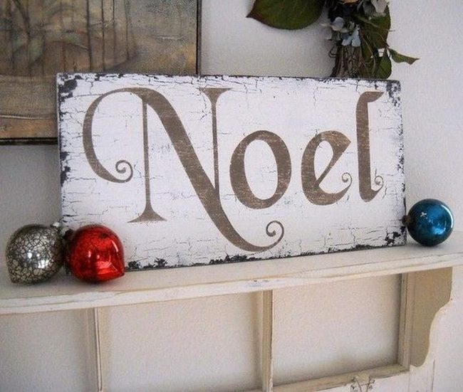 Weathered Wood Noel With Ornaments