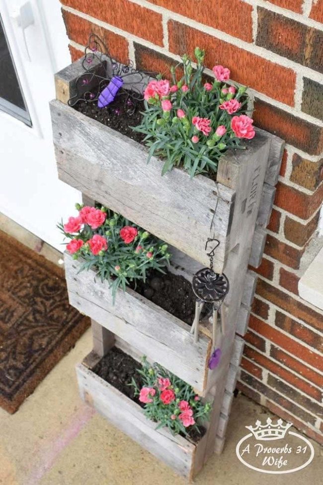 Colorful Pallet Wood Planters