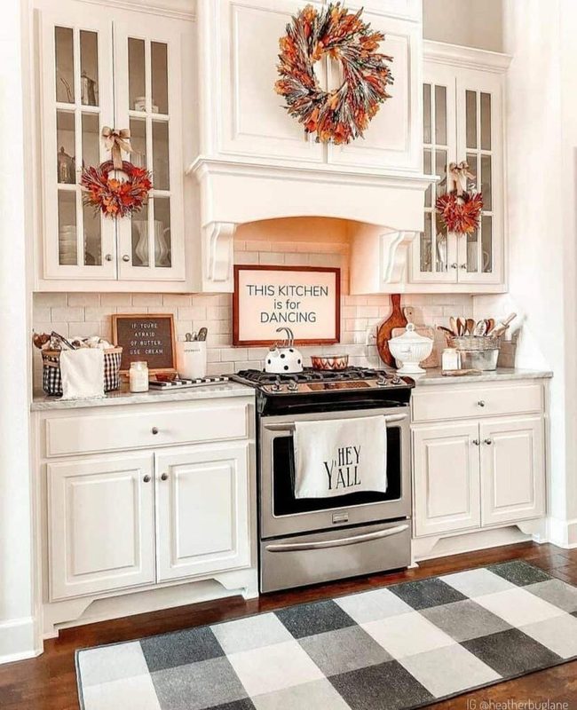 Amber Leaves Gold Range Hood