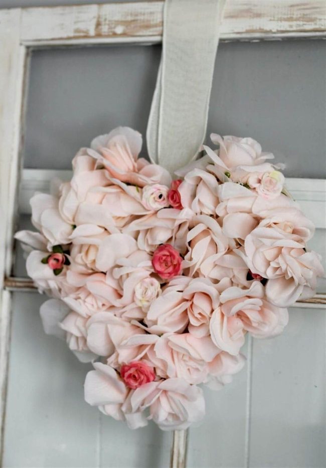 Blooming Heart Wreath Display
