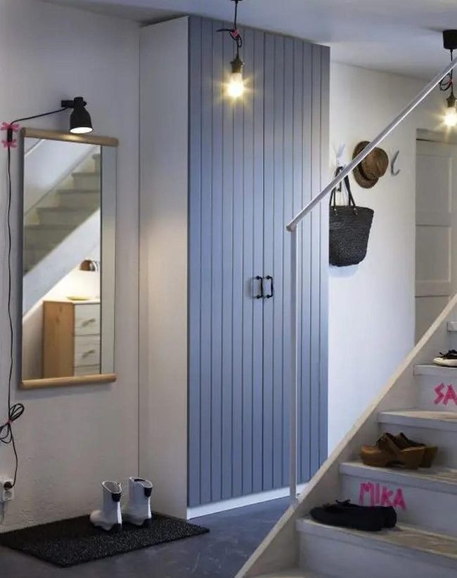 Blue-Gray Grooved Cabinets Entry