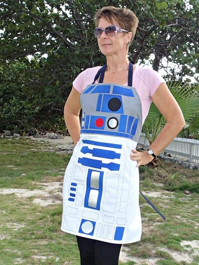 Blue Robot Apron, Green Garden Vibes