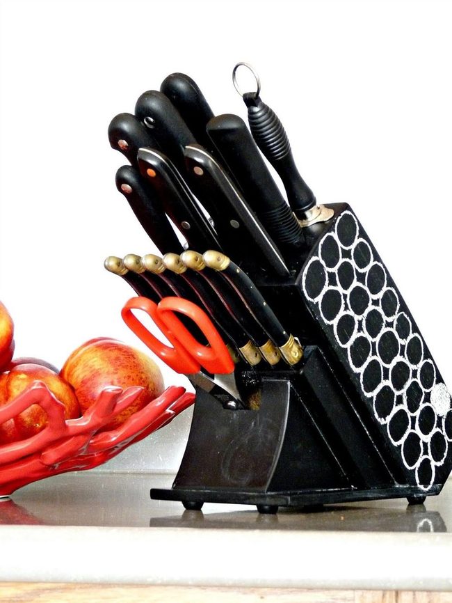 Red Scissor Statement Kitchen