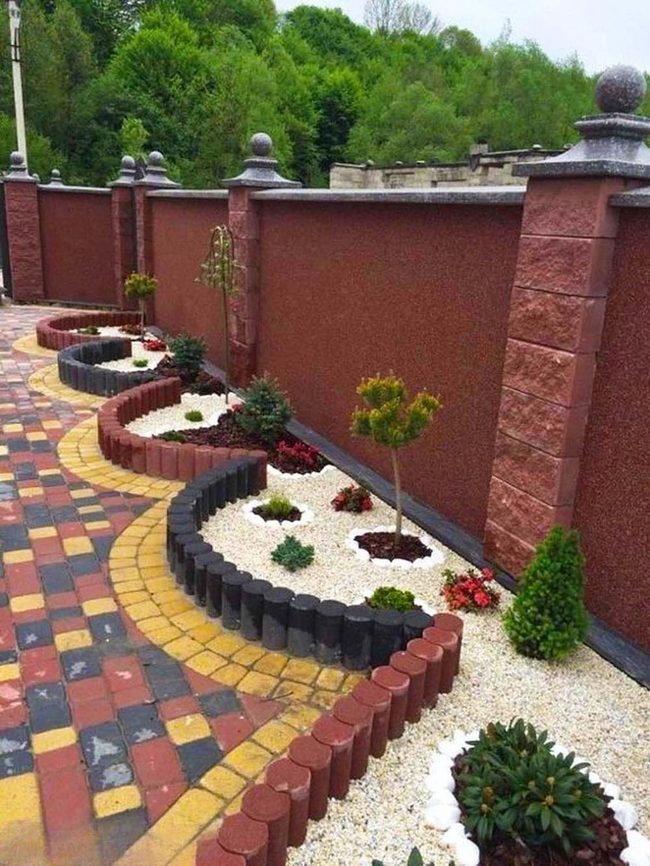 Curved Green Wall Cascade