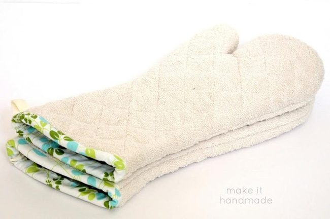 Cream Quilted Mitts With Leafy Trim
