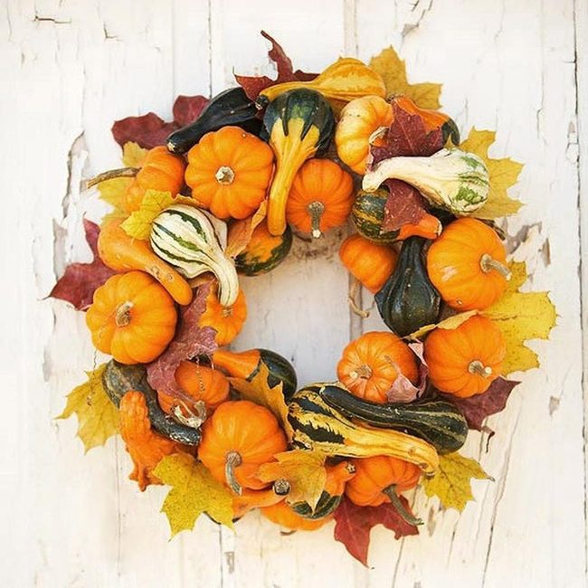 Pumpkin And Leaf Wreath