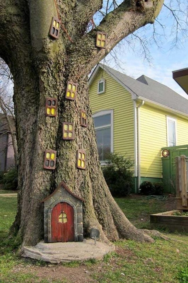 Ghostly Branches For Halloween Nights