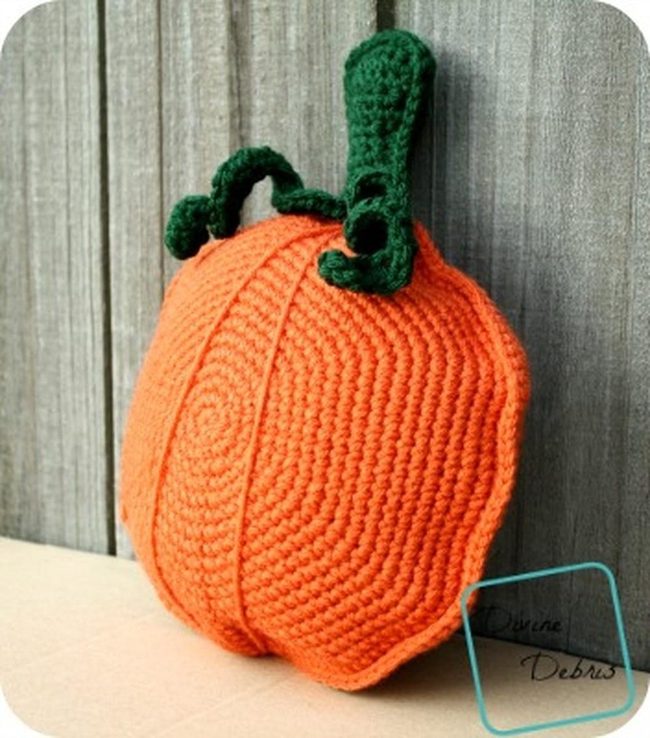 Orange Yarn Pumpkins With Curly Stems