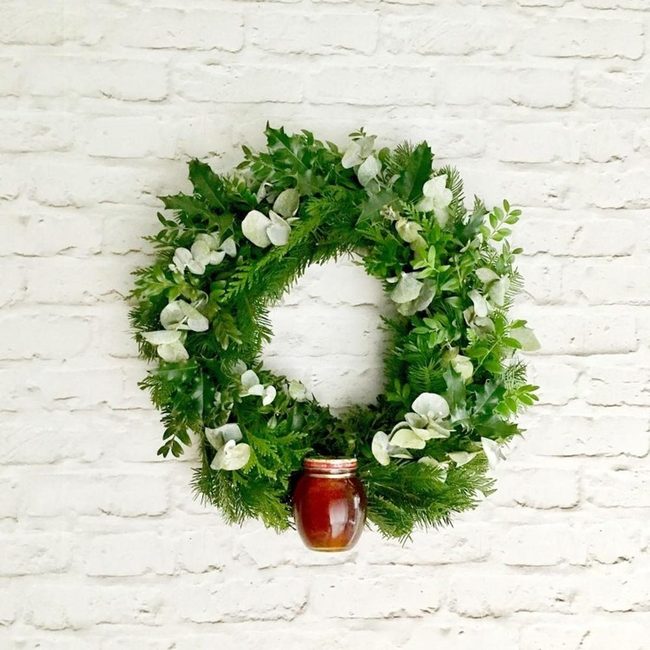 Green Leaf Wreath White Blossoms