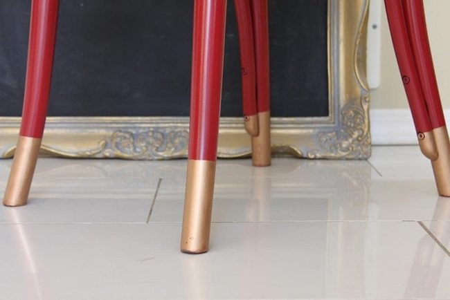 Red Legs Gold Tips Statement