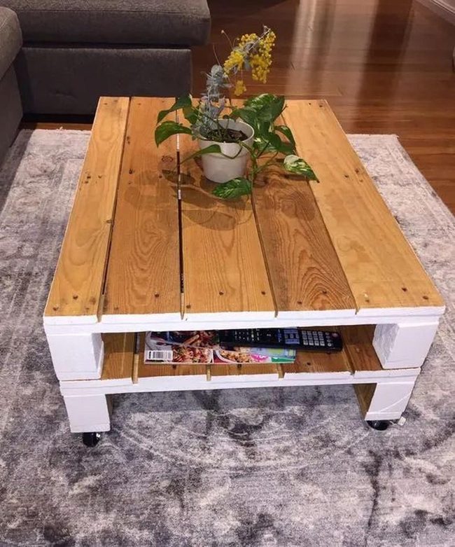 Natural Wood Table With Gray Seating