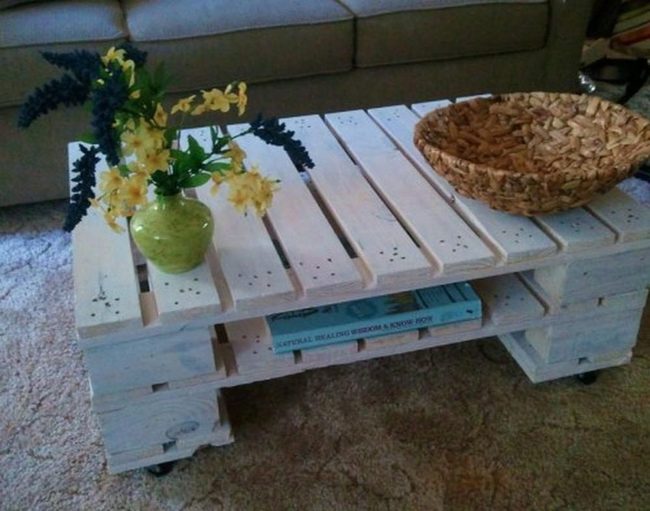 White Pallet Table With Blooming Flowers
