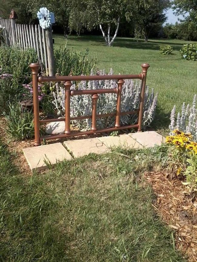 Bronze Spindle Garden Border