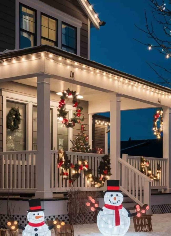 Twinkling Pendant Lamps Transform Yard