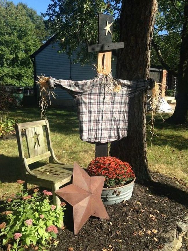 Plaid Scarecrow Autumn Garden