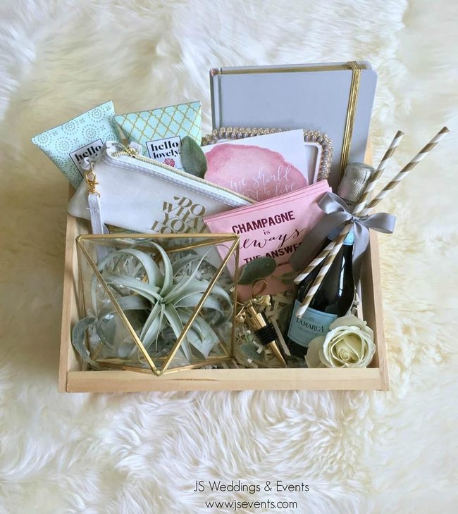 Natural Wood Boxes With Crinkle Paper