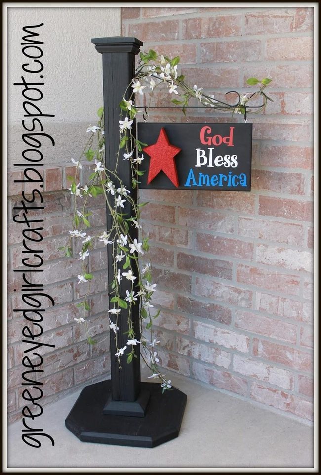 Wooden Post Sign Welcomes Guests