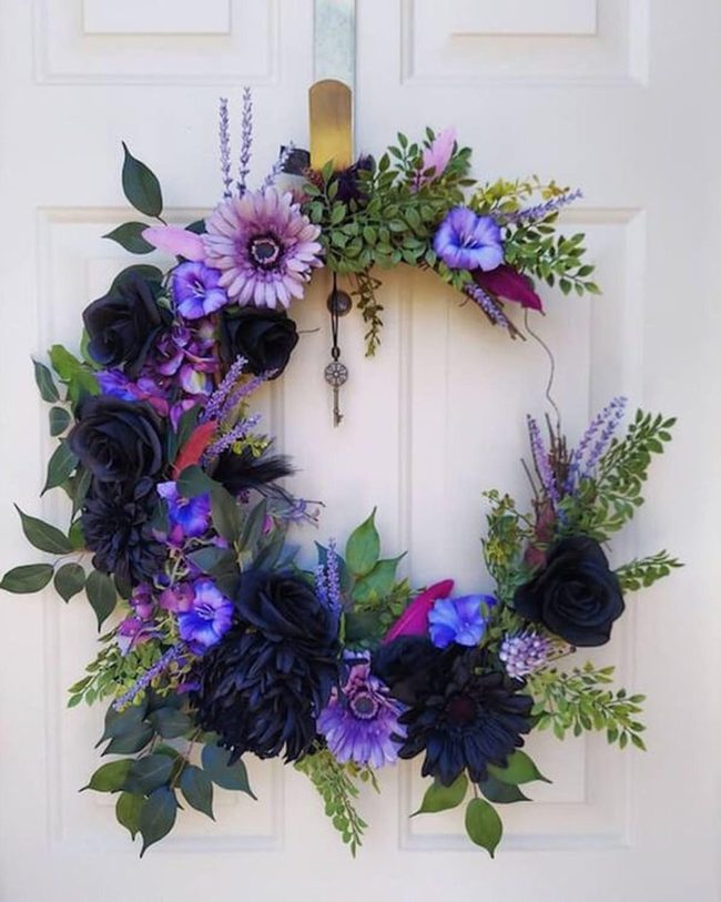 Crescent Moon Wreath With Customizable Charm
