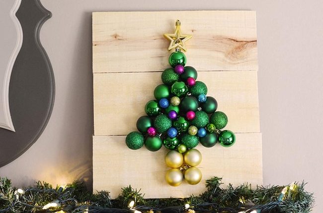 Golden Balls Gleaming Tree