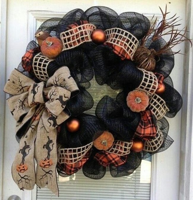 Black Mesh Autumn Wreath With Cat Bow