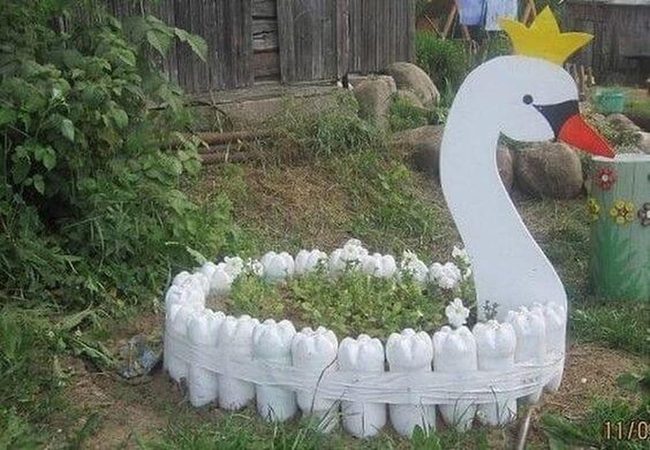 Recycled White Swan Garden Planter