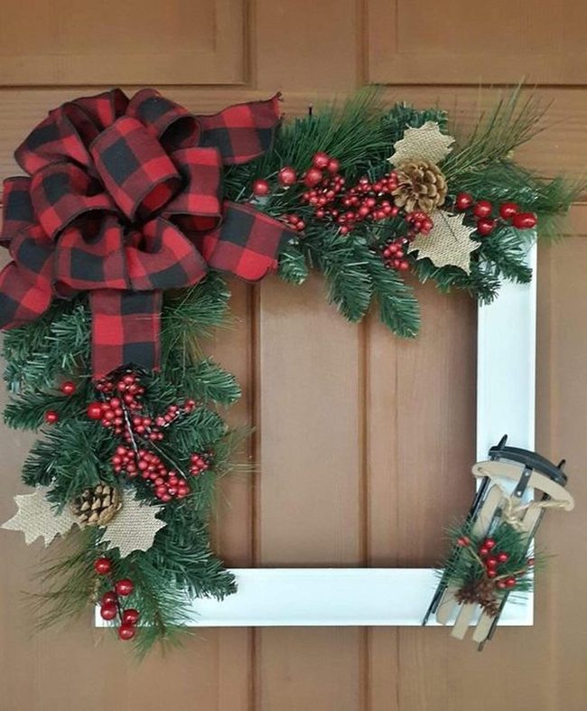 Red Berries Pine Wreath Bow