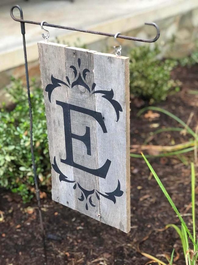 Reclaimed Pallet Family Signs