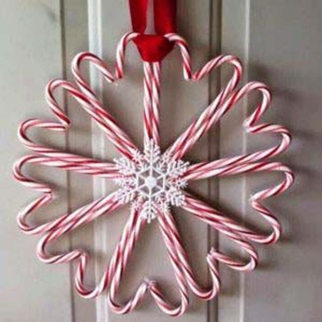 Red Candy Cane Wreath Statement